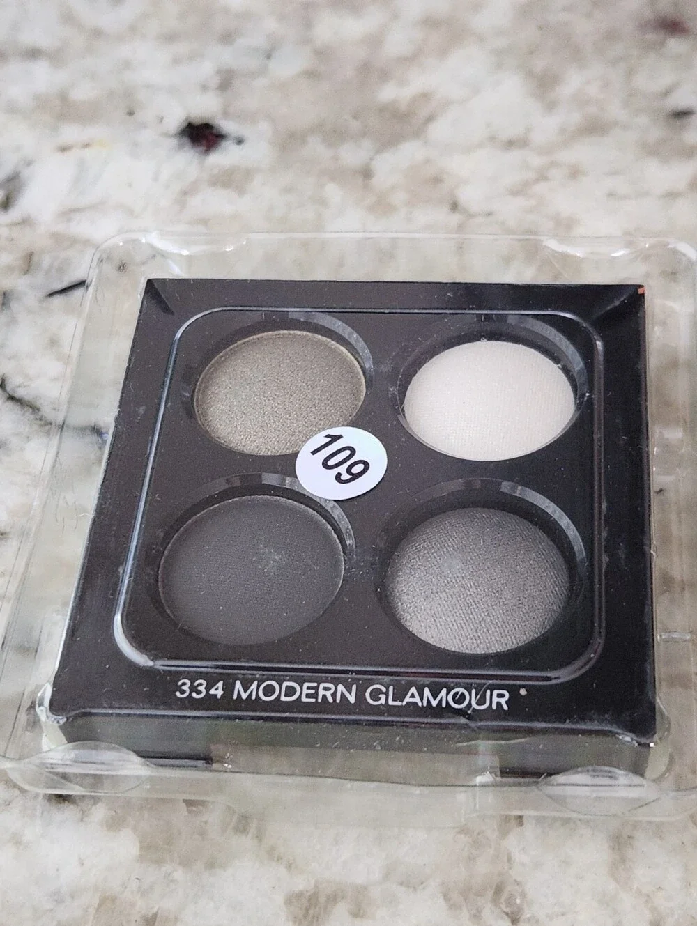 CHANEL 334 Modern Glamour Eyeshadow Quad - Cream & Three Greys